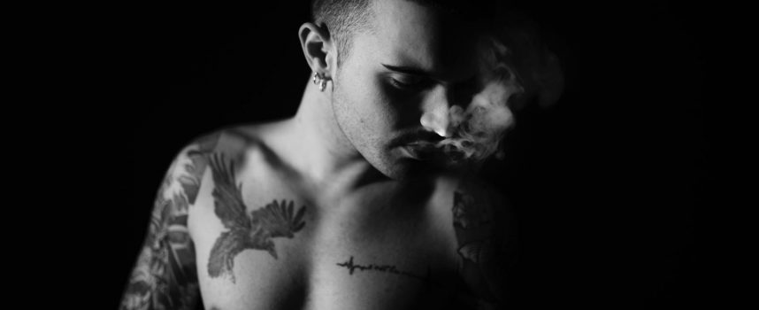 “Dove non tramonta il sole”: nel nuovo singolo Lvcas White è alla ricerca della serenità