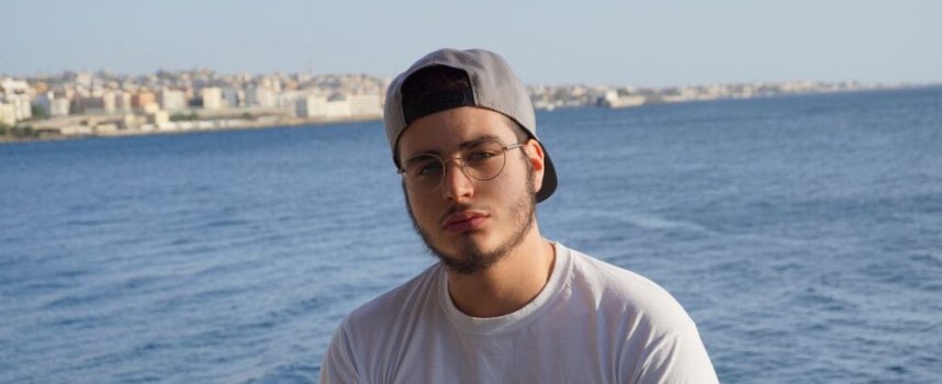 “Vista Mare” è il nuovo singolo di Bede, un brano che riporta il rap alla dimensione di denuncia sociale