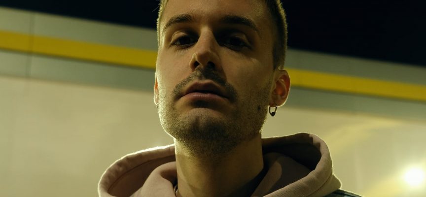 “Luce e Fango”: il nuovo brano di Eakos