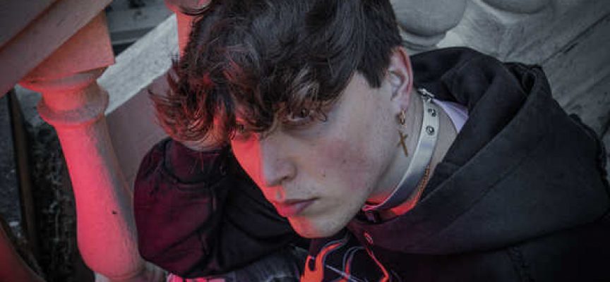 Sakküra è fuori con il suo primo singolo: “Dio Brando”