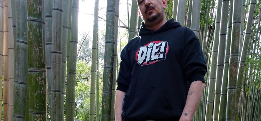 “Novecento”, il ritorno di Chef Ragoo tra le rime del rap e l’approccio del punk