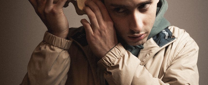 Diego Random ci porta nel suo “Chaos”: arte, musica, emozioni