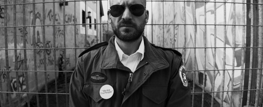 “Travis”: Roy Zen racconta l’incomunicabilità tra artisti e società nel suo nuovo album