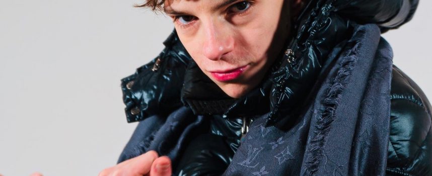 Kid ci accompagna in un intenso viaggio astrale con “Astroboy”, il suo nuovo singolo