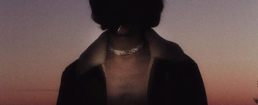 “Edera”: nel nuovo singolo di Caleydo c’è lo sfogo di una generazione che non vuole diventare ciò che ha sempre odiato