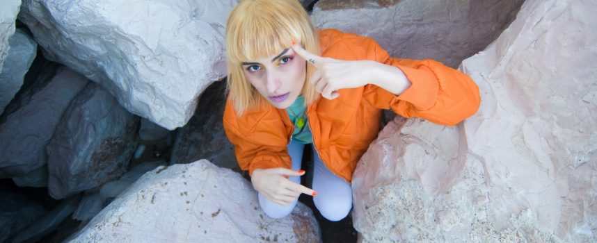 Marti Stone nel nuovo video “Frasi Fatte”