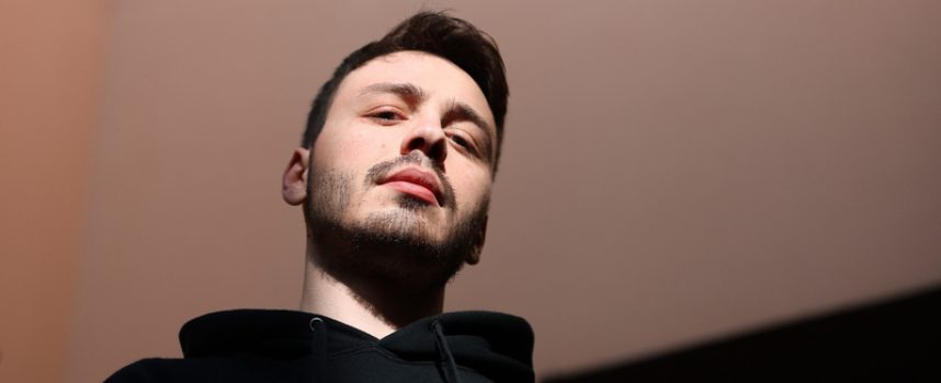 Etto, la voce più rappresentativa dell’urban-pop italiano, torna con “Bouquet”, il suo primo album