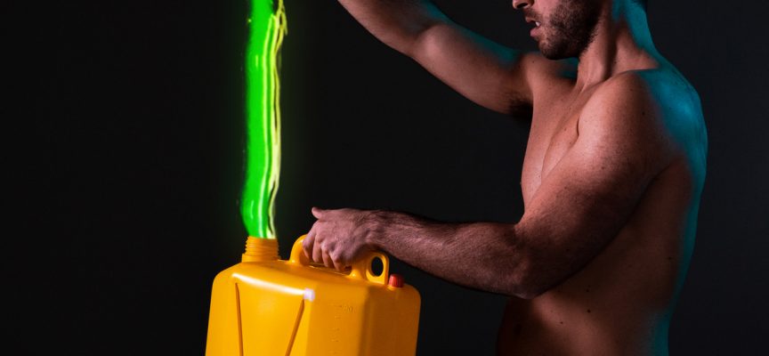 Faax torna con “SECK’S”, una fusione di rap, pianoforte e NFT