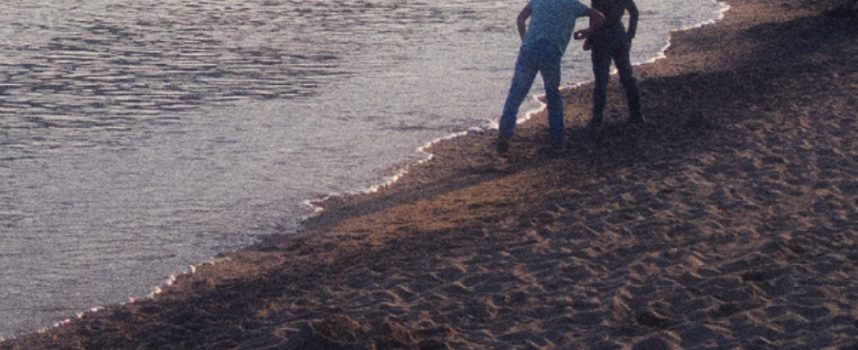 “Stupido cielo”: adolescenza, amori e delusioni si intrecciano nel nuovo singolo di Caleydo e Alek