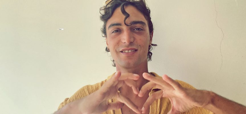 Fettuccine, da X Factor a Skam Italia ecco il video di “Monella”