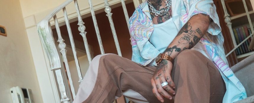 Il trapper svizzero Kevin Love, protagonista indiscusso della scena elvetica, torna con “Ice Kream Lov3”, il suo attesissimo debut EP