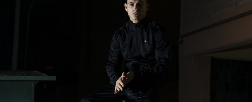 “Chi Dio”: dopo le collaborazioni di spessore e il palco del 64 Bars Live, Vettosi torna con un brano solenne, dal sapore di rivalsa