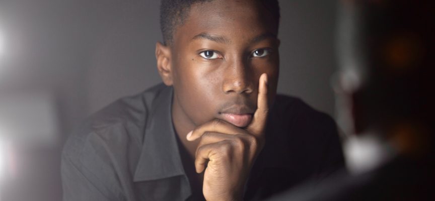 Da attore protagonista in “Autumn Beat” di Dikele al primo singolo ufficiale: Marco Renna pubblica “SOLO con pochi”, l’altro volto della Gen Z