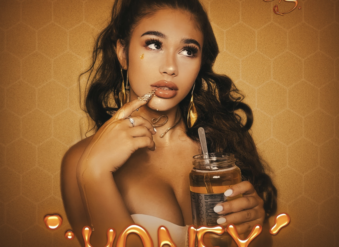 La star dei social Giulia Sara Salemi pubblica il nuovo singolo “Honey”