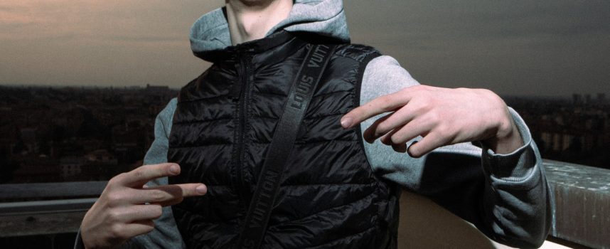 HEADOWS: il classe ’05 bolognese inaugura il percorso con Thaurus con il singolo “LA HAINE”