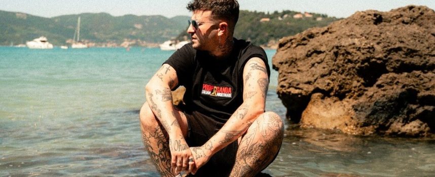 Erre: dal rap virale di “1, 100, 1000” al nuovo singolo “Fuori di testa”