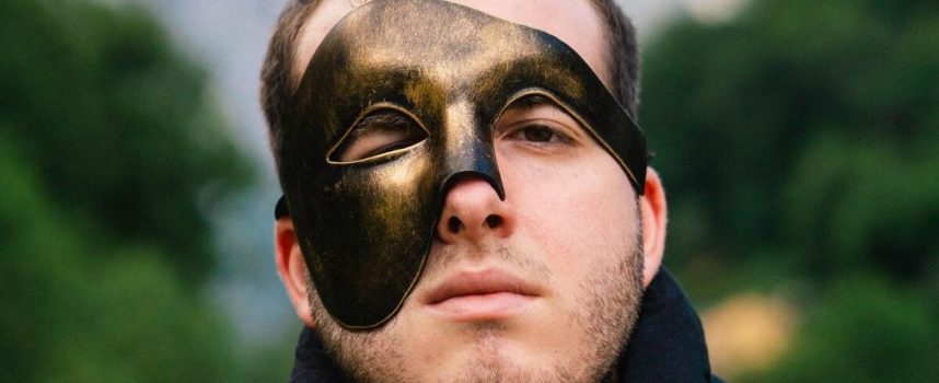 Il conscious rap di pare in un’introspezione sincera e struggente: “Giorni di Pare” è il nuovo singolo