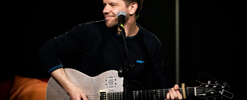 “TEST STICK UHAUL HER CAN, SIR?” è il nuovo singolo di Galapaghost