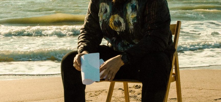 “se mi perdo dentro al vuoto, chi mi salverà?” è il nuovo singolo di Conamore