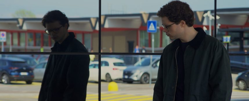 “Via” è il nuovo EP di Desio, disponibile da venerdì 30 maggio 2025